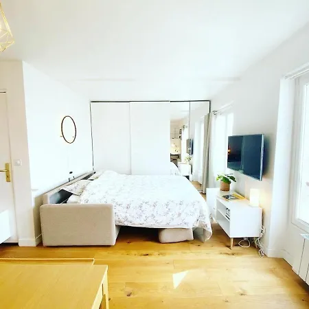 Au Calme Sur Jardin Tres Bel Lumineux Apartment Paris
