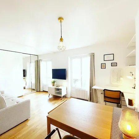 Apartment Au Calme Sur Jardin Tres Bel Lumineux *